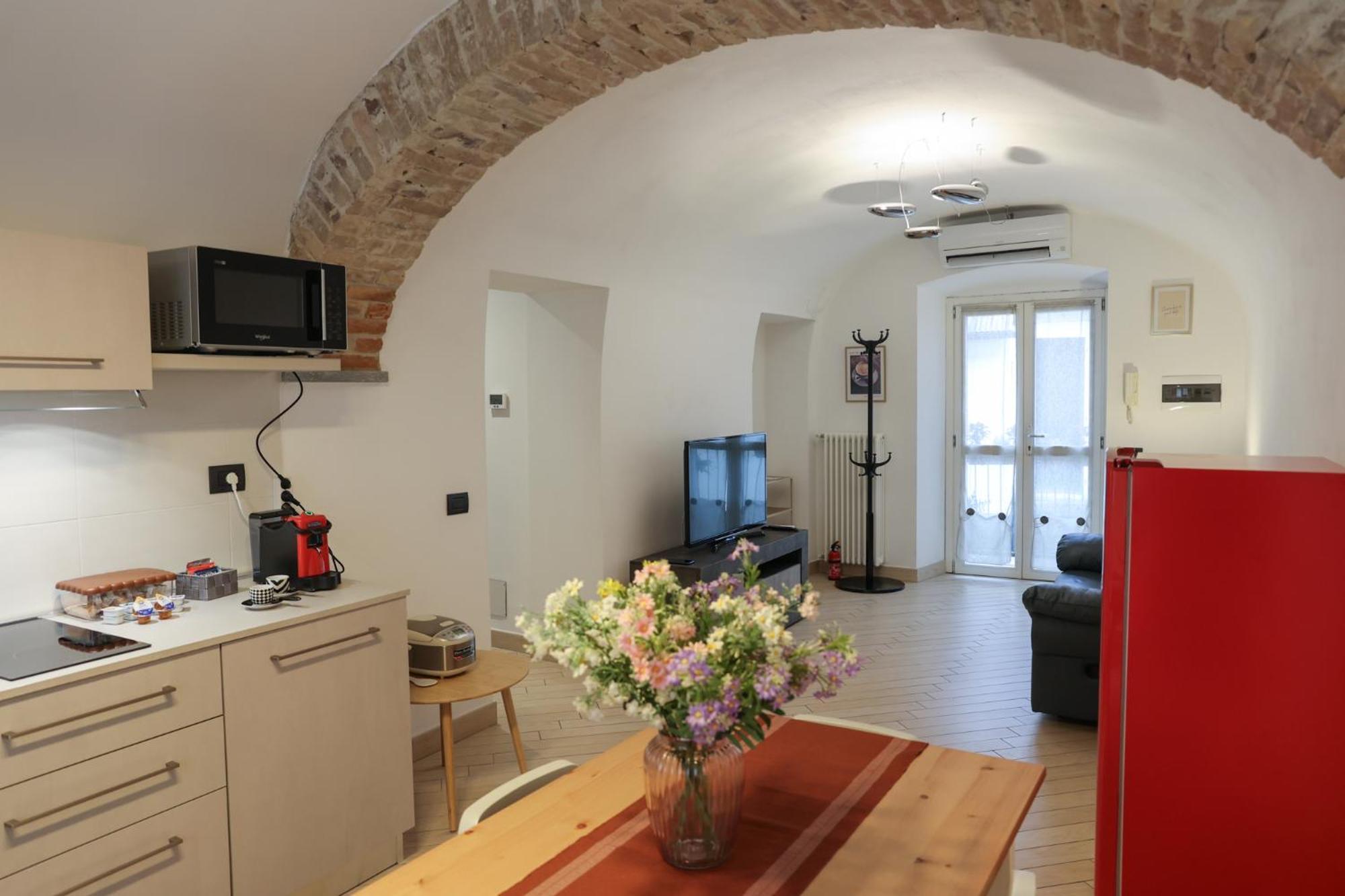 Asti Historic Center - Appartamento Trincotto Ngoại thất bức ảnh